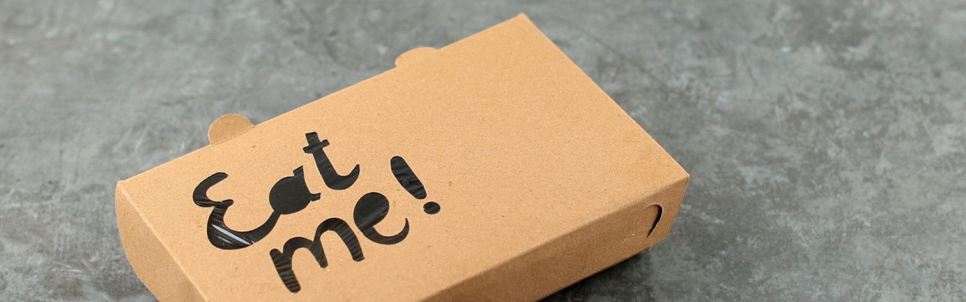 Offrez une touche personnelle à vos repas avec une boîte à emporter sur mesure !